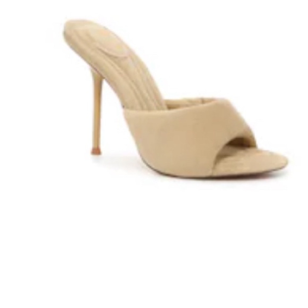 JLO JENNIFER LOPEZ
TAMIN SANDAL